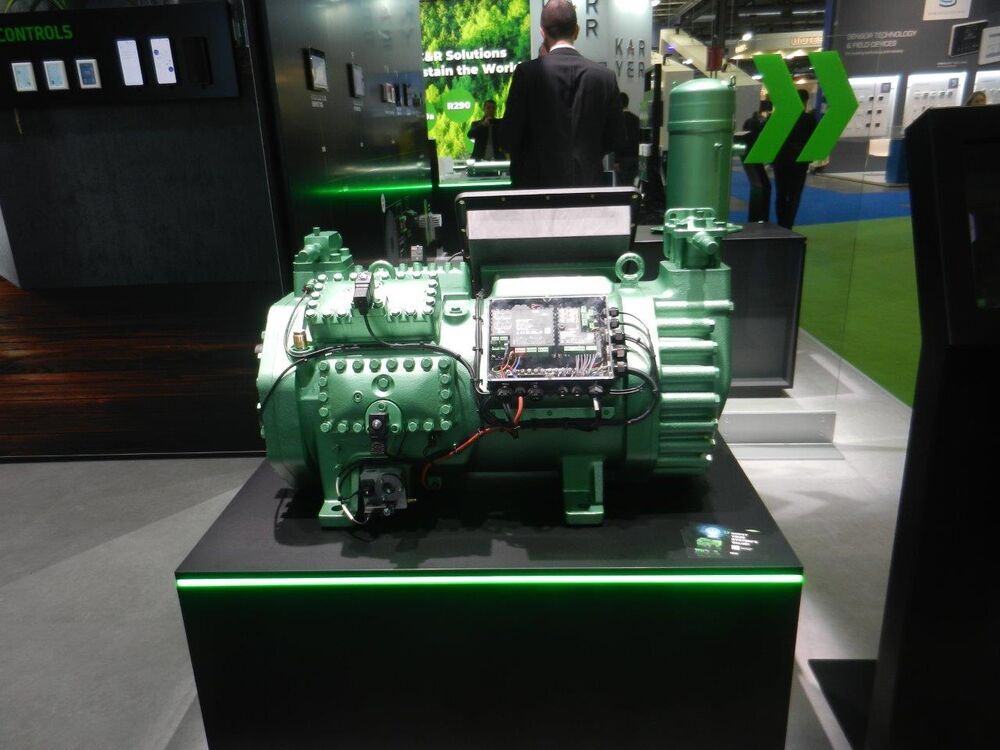 Bitzer - Breites Portfolio an energieeffizienten Produkten und Lösungen für R290 (Propan) und R744 (CO2). Im Bild ein Hubkolbenverdichter der Serie Ecoline.